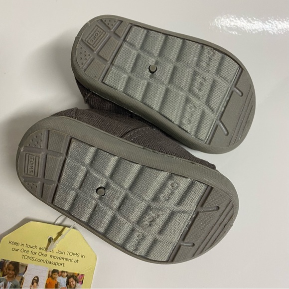 Toms NWT Toddler Shoes 3T - Picture 6 of 6